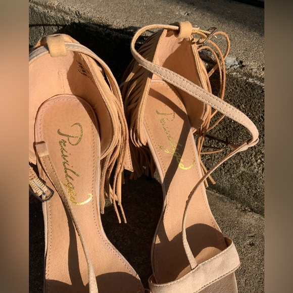 Privileged Women’s Elegant Suede Fringe Strada Heels W/ Ankle Strap Tan - Size 9 - Picture 5 of 7